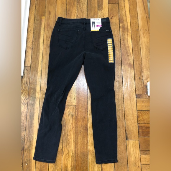 Jeans - Picture 11 of 13